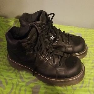 Dr. Martens black hiking boots 8699 Grizzly